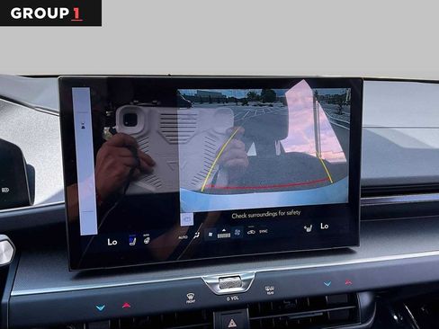 Used 2026 Lexus ES 350e w/ Convenience Package FWD image 25