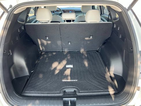Used 2025 Hyundai Tucson Limited FWD image 13