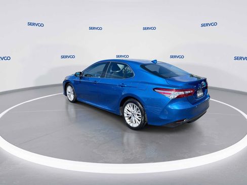 Used 2019 Toyota Camry XLE FWD image 6
