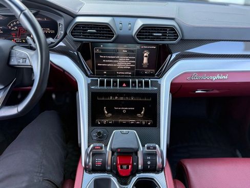 Used 2022 Lamborghini Urus image 15