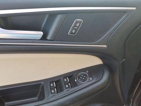 Used 2022 Ford Edge SEL w/ Convenience Package image 12