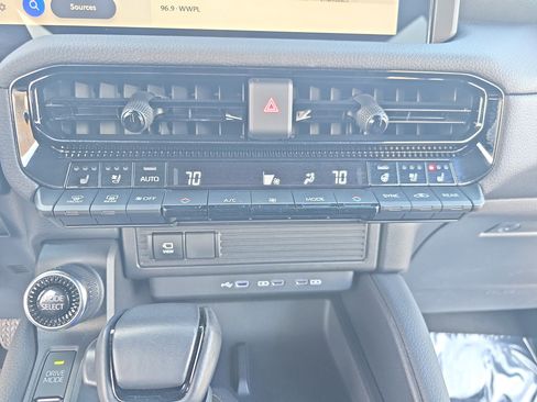 Used 2024 Toyota Land Cruiser image 19