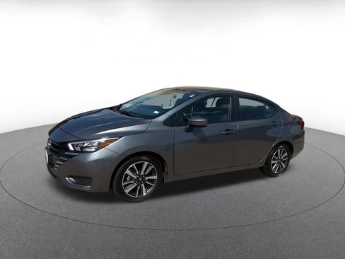 Used 2025 Nissan Versa SV FWD image 8