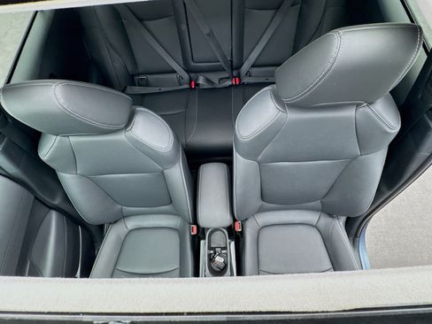 Used 2025 Toyota Corolla Cross XLE w/ Convenience Package FWD image 14