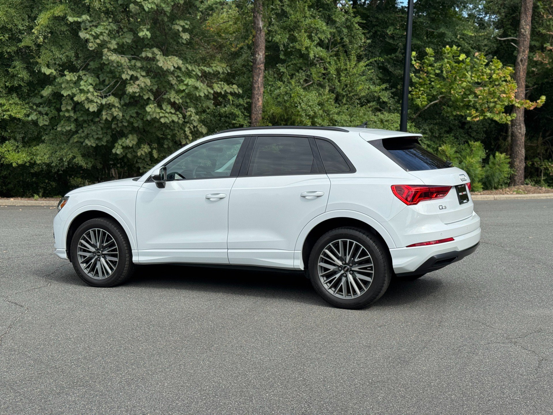 Used 2023 Audi Q3 2.0T Premium w/ Convenience Package AWD/4WD image 7