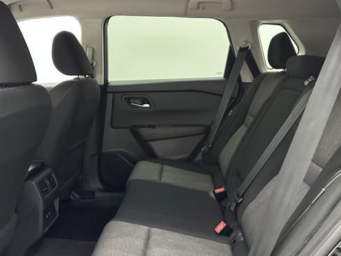 Used 2025 Nissan Rogue SV image 28