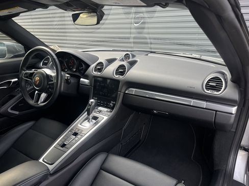 Certified 2024 Porsche 718 Boxster image 25