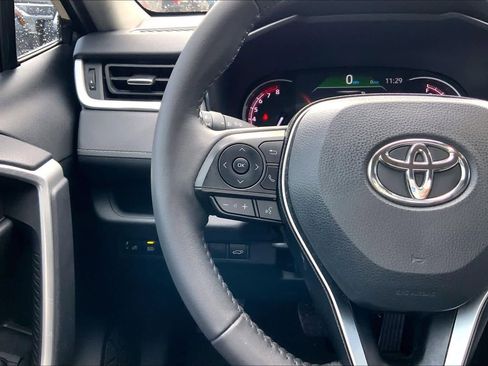 Used 2025 Toyota RAV4 XLE Premium image 24