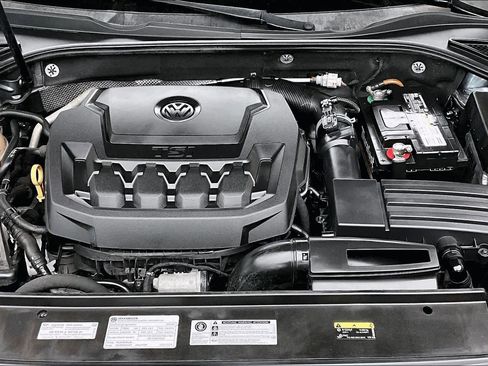 Used 2018 Volkswagen Passat 2.0T R-Line image 29