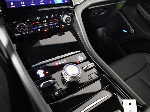 Used 2023 Jeep Grand Cherokee Overland image 31