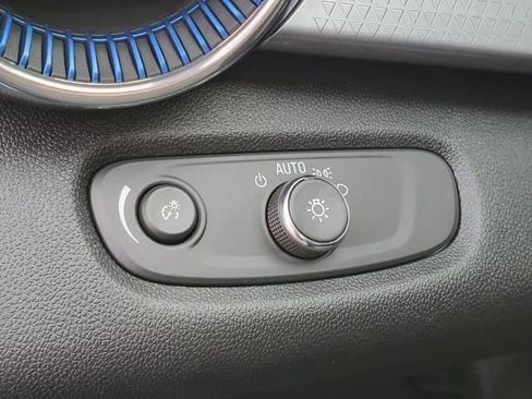 New 2025 Chevrolet Trax LT w/ Driver Confidence Package image 9