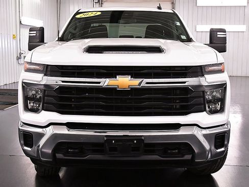 Used 2024 Chevrolet Silverado 2500 LT image 2