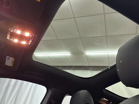 Certified 2025 Mercedes-Benz GLA 250 image 23