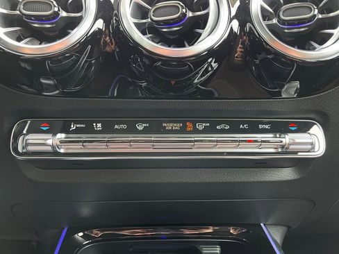 Certified 2025 Mercedes-Benz GLA 35 AMG GLA 35 AMG image 44