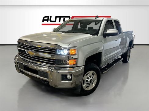 Used 2018 Chevrolet Silverado 2500 LT w/ All Star Edition image 3