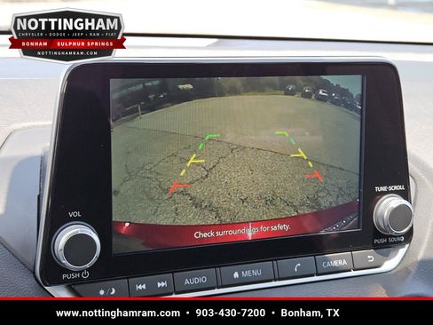 Used 2024 Nissan Sentra SV FWD image 16