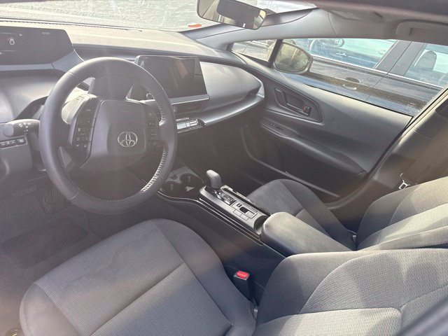 Used 2025 Toyota Prius LE AWD/4WD image 11