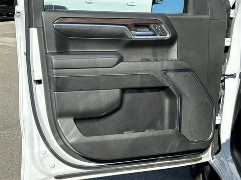 Used 2024 GMC Sierra 1500 SLT image 19