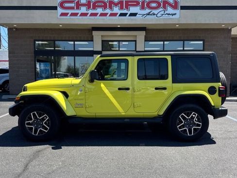 Used 2024 Jeep Wrangler Unlimited Sahara AWD/4WD image 2