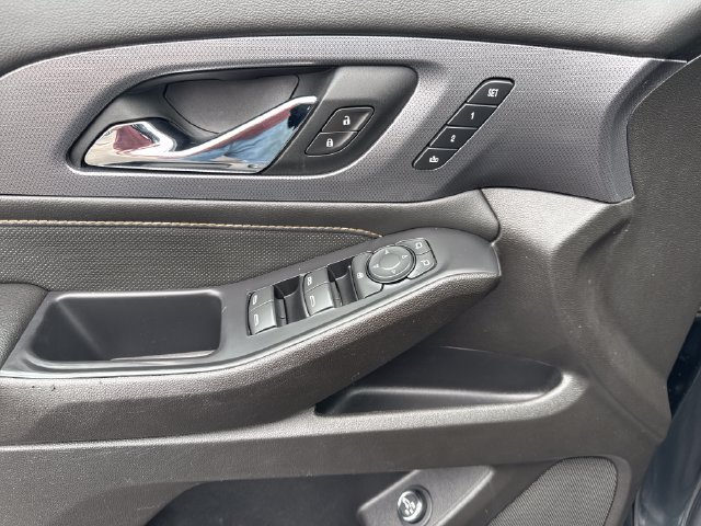 Used 2021 Chevrolet Traverse Premier AWD/4WD image 11