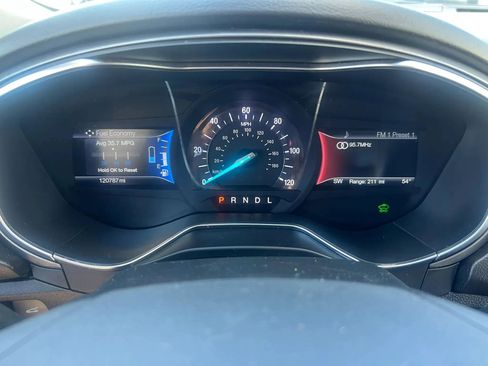 Used 2017 Ford Fusion Energi SE image 16