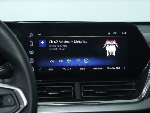 Used 2025 Chevrolet Trax LT w/ LT Convenience Package image 25