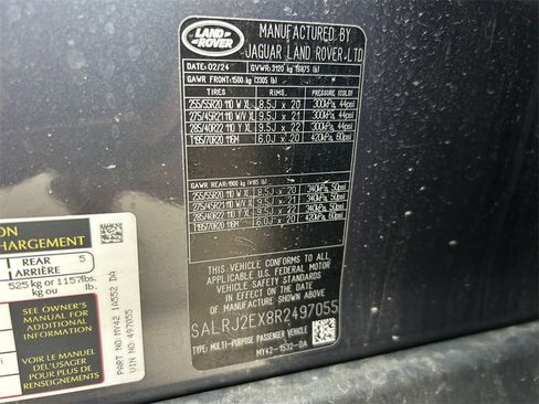 Used 2024 Land Rover Discovery S image 11