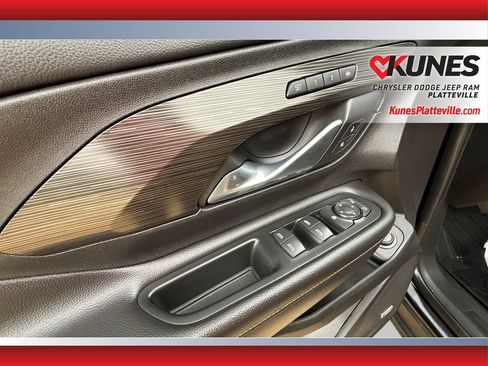 Used 2019 GMC Terrain SLT w/ Preferred Package AWD/4WD image 15