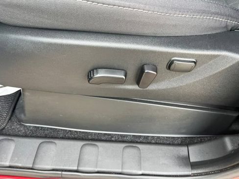 Certified 2025 Nissan Frontier SV w/ SV Convenience Package RWD image 10