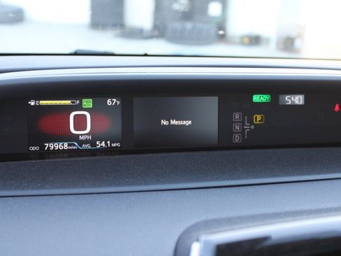 Used 2022 Toyota Prius L Eco image 16