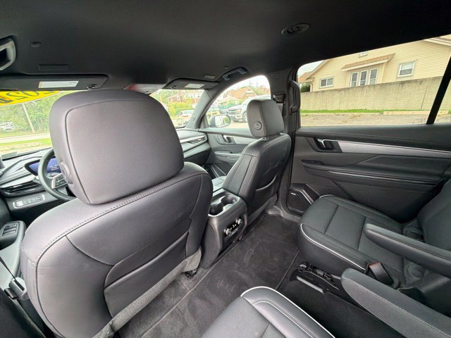 Used 2025 Buick Enclave Preferred AWD/4WD image 20