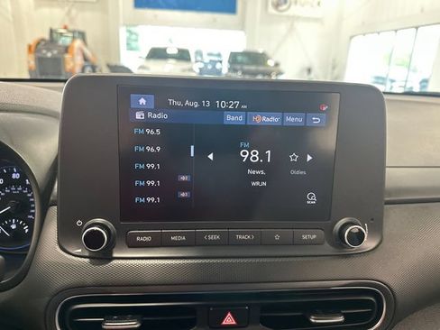 Used 2023 Hyundai Kona SEL AWD/4WD image 17