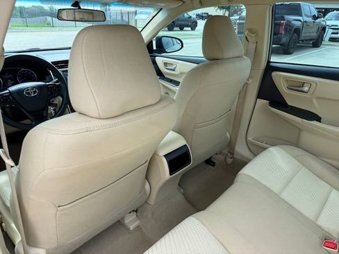 Used 2016 Toyota Camry LE FWD image 21