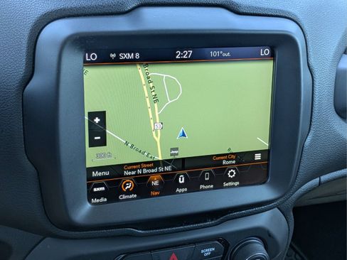 Used 2023 Jeep Renegade Latitude AWD/4WD image 19