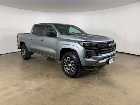 Used 2024 Chevrolet Colorado Z71 w/ Z71 Convenience Package 2 image 5
