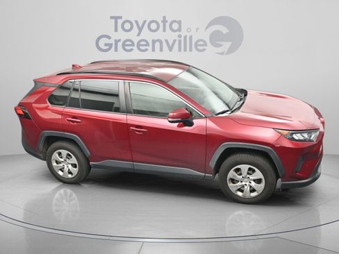 Used 2021 Toyota RAV4 LE image 18