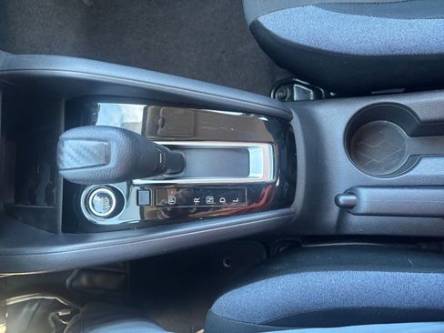 Used 2025 Nissan Versa SV FWD image 39
