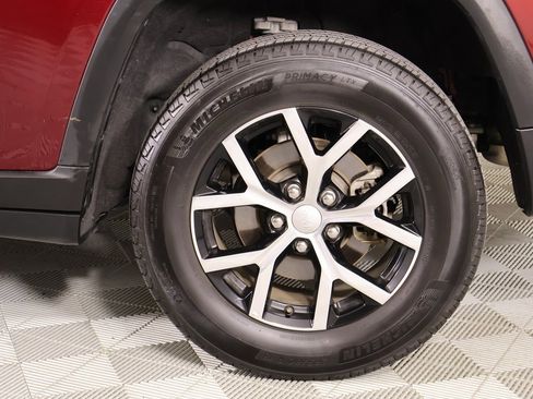 Used 2024 Jeep Grand Cherokee Limited image 19