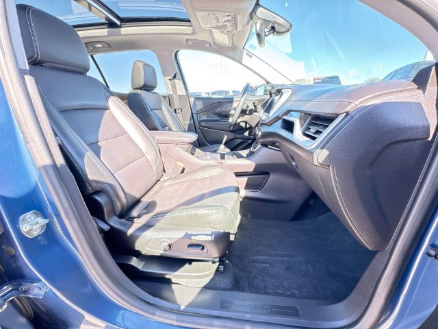 Used 2024 GMC Terrain SLT w/ Infotainment Package II AWD/4WD image 29