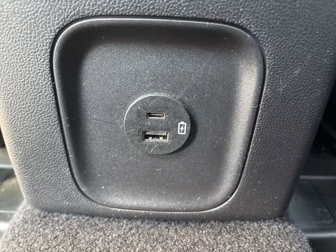 Used 2022 Ford Escape SEL image 18