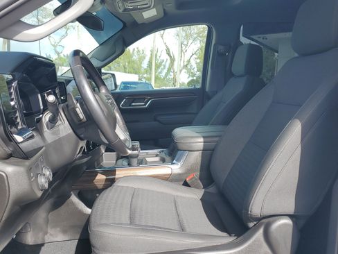 Used 2023 Chevrolet Silverado 1500 RST w/ Redline Edition image 12