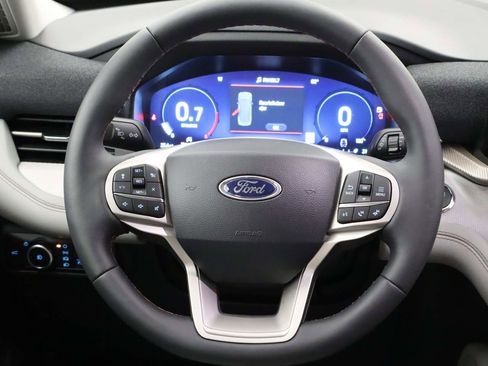 New 2025 Ford Explorer Active w/ Active Comfort Package image 13