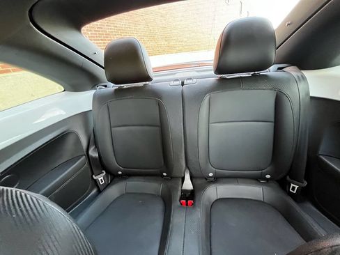 Used 2016 Volkswagen Beetle 1.8T SE FWD image 8