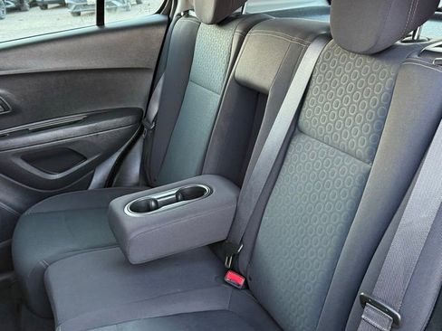 Used 2019 Chevrolet Trax LS image 12