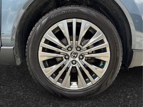 Used 2022 Toyota Venza Limited w/ Advanced Technology Package AWD/4WD image 13