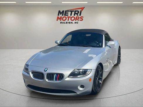 Used 2005 BMW Z4 2.5i image 2
