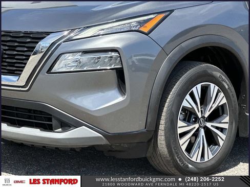 Used 2023 Nissan Rogue SV AWD/4WD image 9