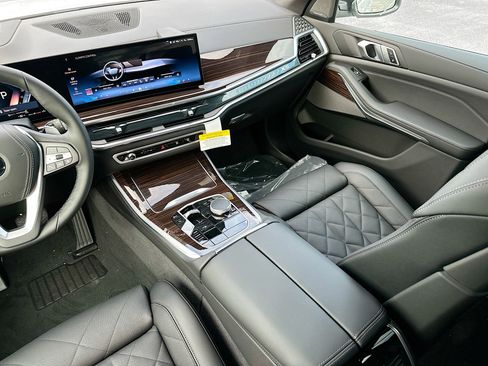 New 2026 BMW X5 sDrive40i w/ Climate Comfort Package image 18