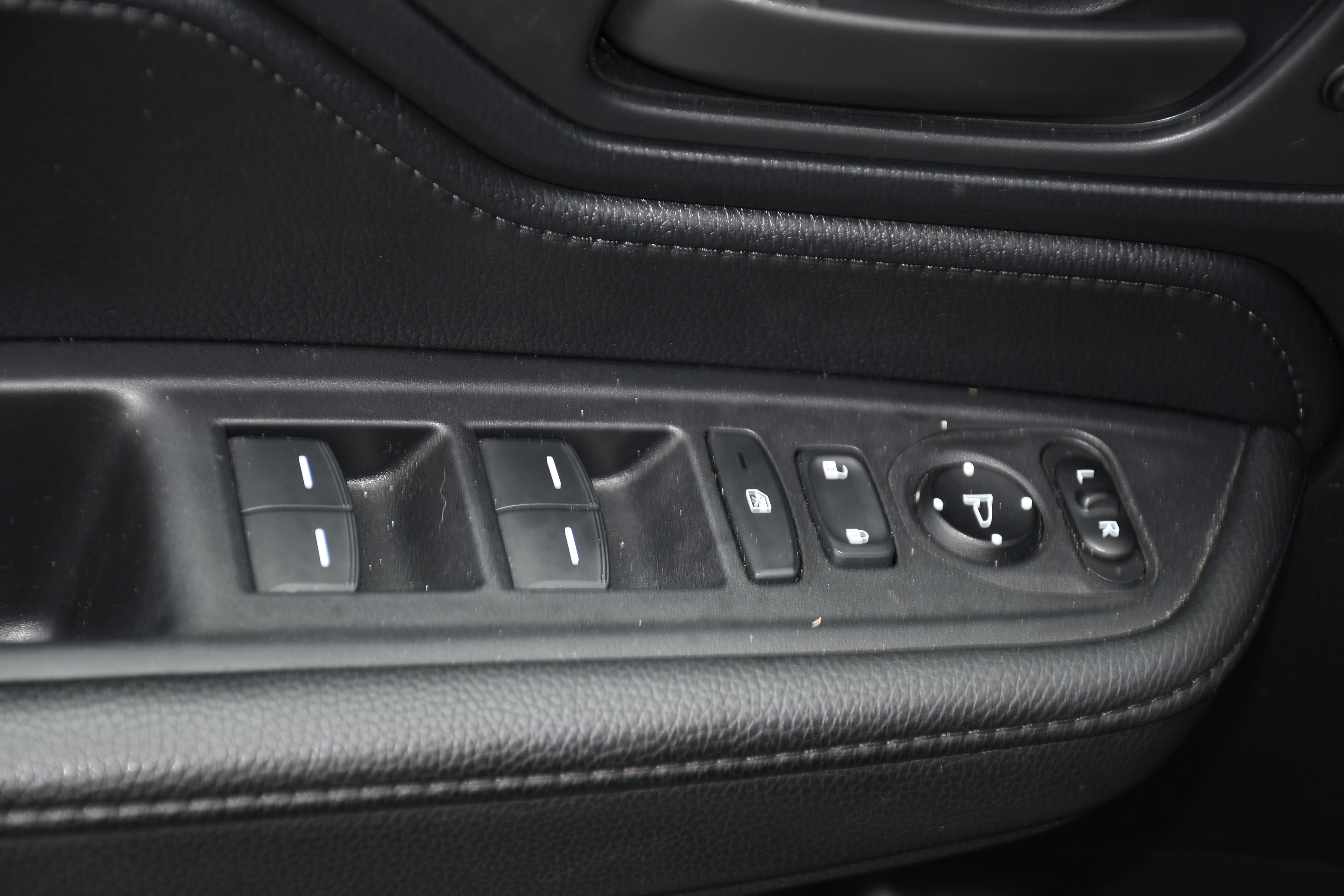 Used 2025 Honda Odyssey EX-L image 11