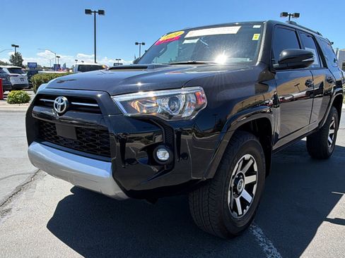 Certified 2024 Toyota 4Runner TRD Off-Road Premium w/ Moonroof Package AWD/4WD image 7